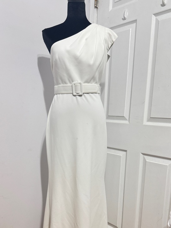 Badgley Mischka Dresses & Skirts - Elegant White One-Shoulder Belted Gown